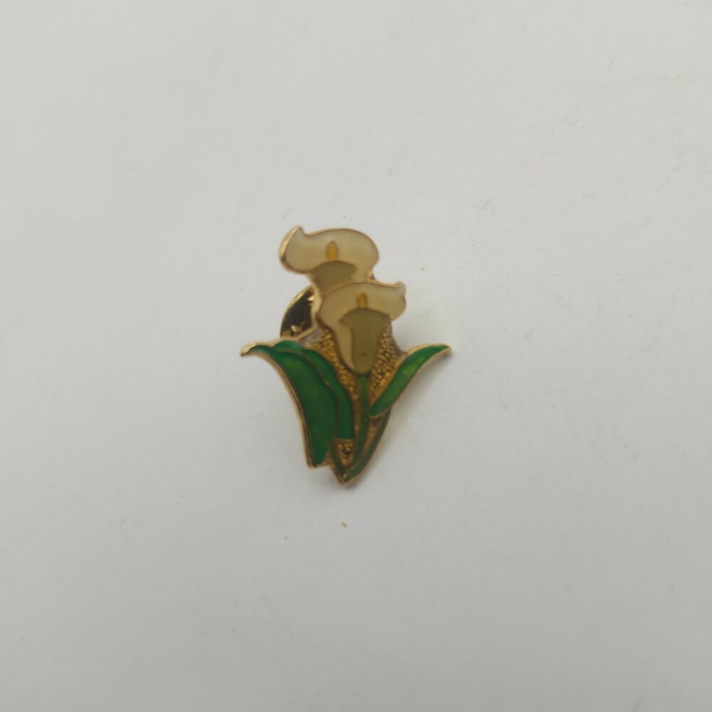 Taiwan Double Calla Lily Enamel Floral Brooch Lapel Pin Cream Green 1in Pinback
